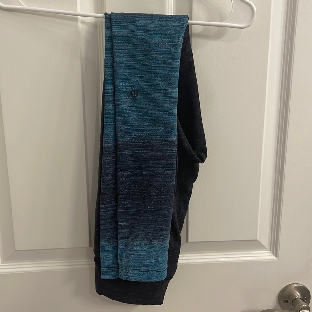 Ombré black/blue lululemon leggings 28-inch